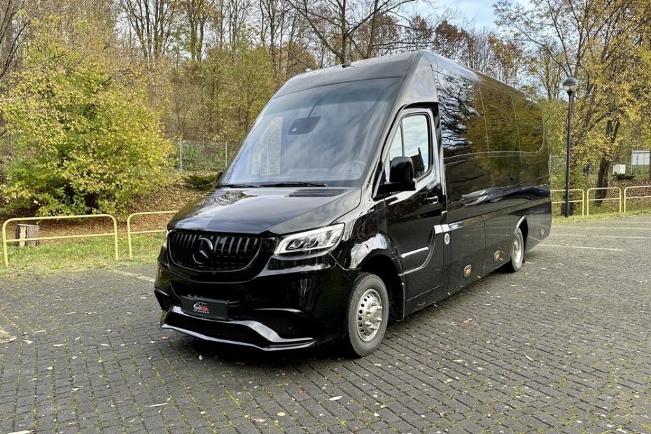 Minivans avec chauffeur et minibus avec conducteurs : Sprinter HD Tourist Line